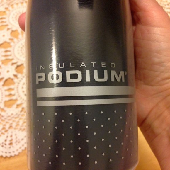 Insulated Hydration Bottle - New Camelbak Podium Chill - Picture 5 of 5